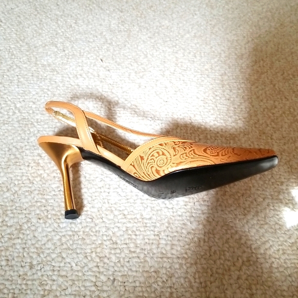 Timothy HitsmanCamelGold Pattern,OpenBack, Pump/heel.New in box. 3" heel… - Picture 2 of 8